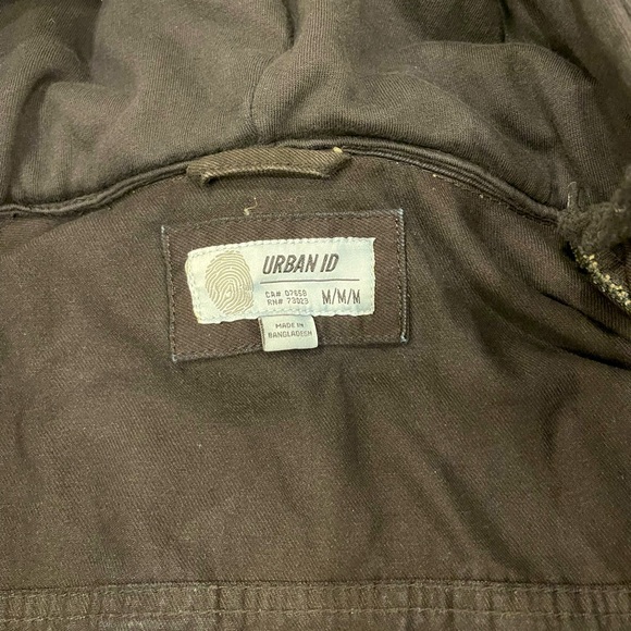 Mens size Medium. Black jean button jacket - Picture 3 of 3